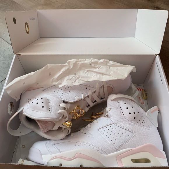 Women's Air Jordans Retro 6's Gold Hoops